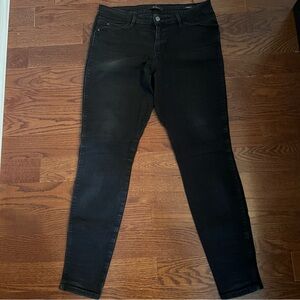 GUESS Black curve X jeans. Size 31.